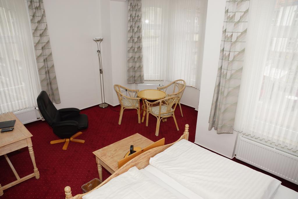 Hotel Deutsches Haus Blomberg  Extérieur photo
