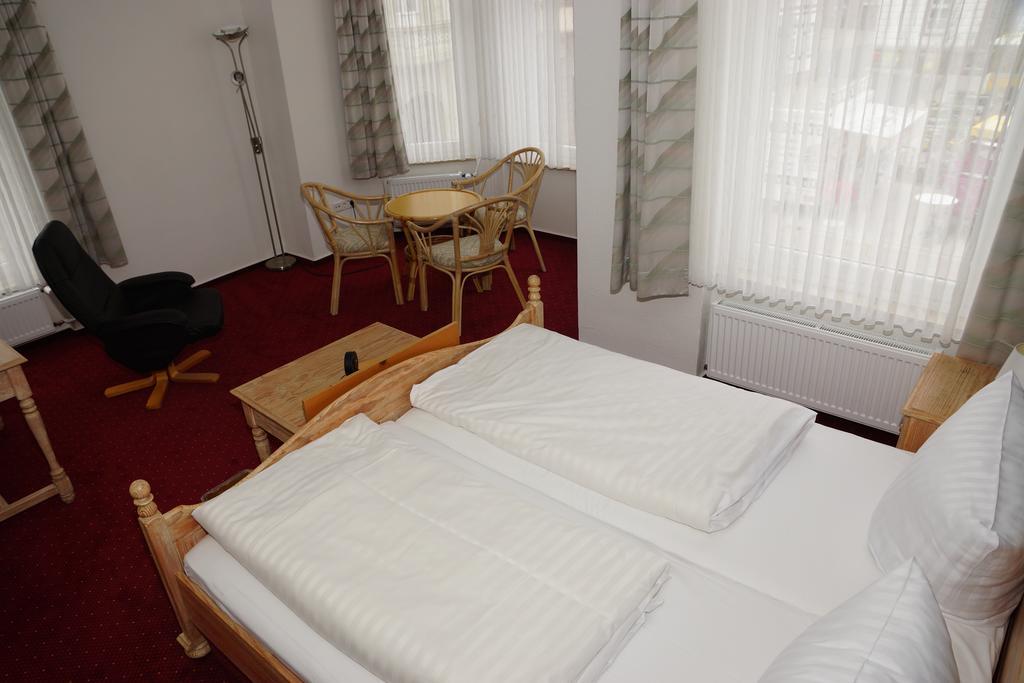 Hotel Deutsches Haus Blomberg  Extérieur photo